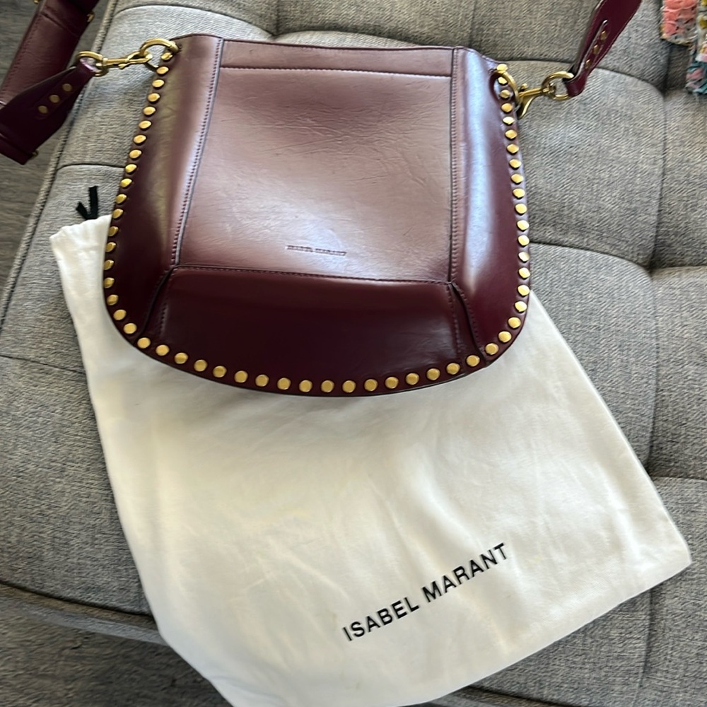 Strap 22"-14”
H11.25"
W11.5"
D1.5"